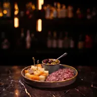 Portion Olives + Fromages + Saucisson